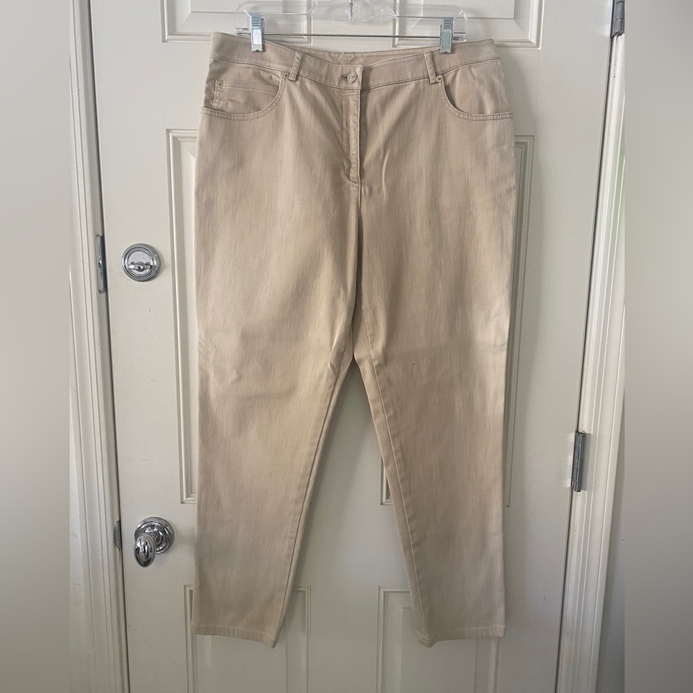 Tan St. John Cropped/Petite Jeans